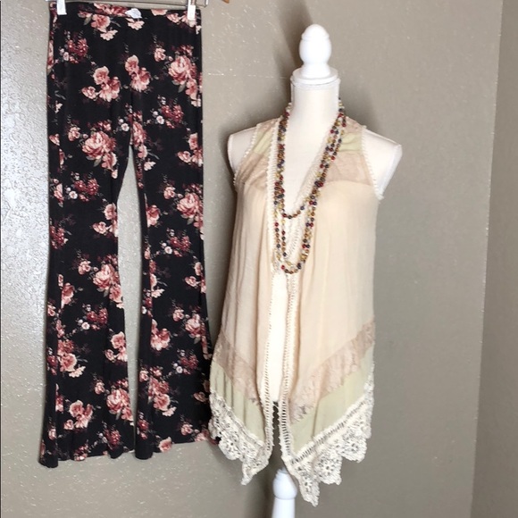 Jolt Other - Boho lace kimono and floral bellbottoms